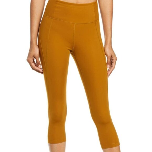 Girlfriend Collective Pocket Crop High Waisted Leggings in Saddle - Picture 1 of 6